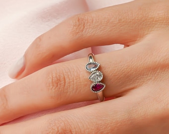 Christmas Personalized Jewelry Gift, Custom Birthstone Ring Present, Mothers Birthstone Christmas Ring, Minimal Christmas Gift For Grandma