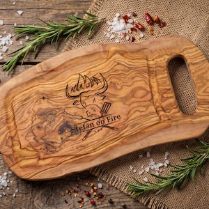 Geschenk für Papa Grillbrett Olivenholz | personalisiert Gravur Vatertag | Steakbrett BBQ Grillmeister | Schneidebrett Männer Weihnachten