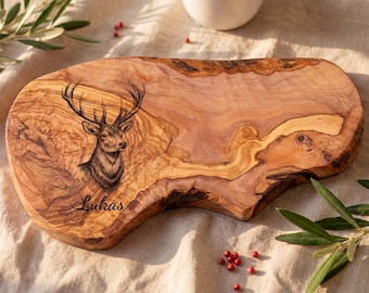 Tagliere in legno d'ulivo con incisione di cervo / Tagliere personalizzato con nome / Regalo di Natale per cacciatori e uomini