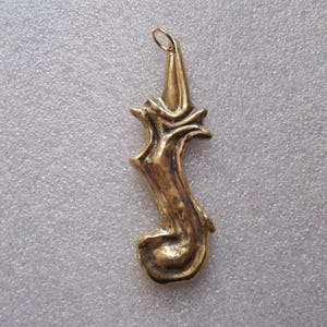 Patch en bronze scythe, Bijoux en bronze scythe, Amulette de protection ancienne, Amulette de force totémique, Amulette scythe antique, Artefact ancien