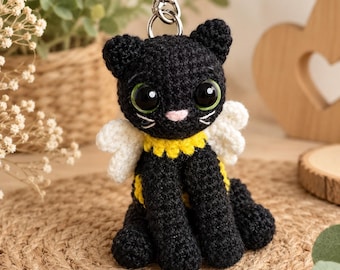 Chaveiro de abelha em crochê – Chaveiro de abelha feito à mão – Gato amigurumi – Presente original – Acessório para bolsa