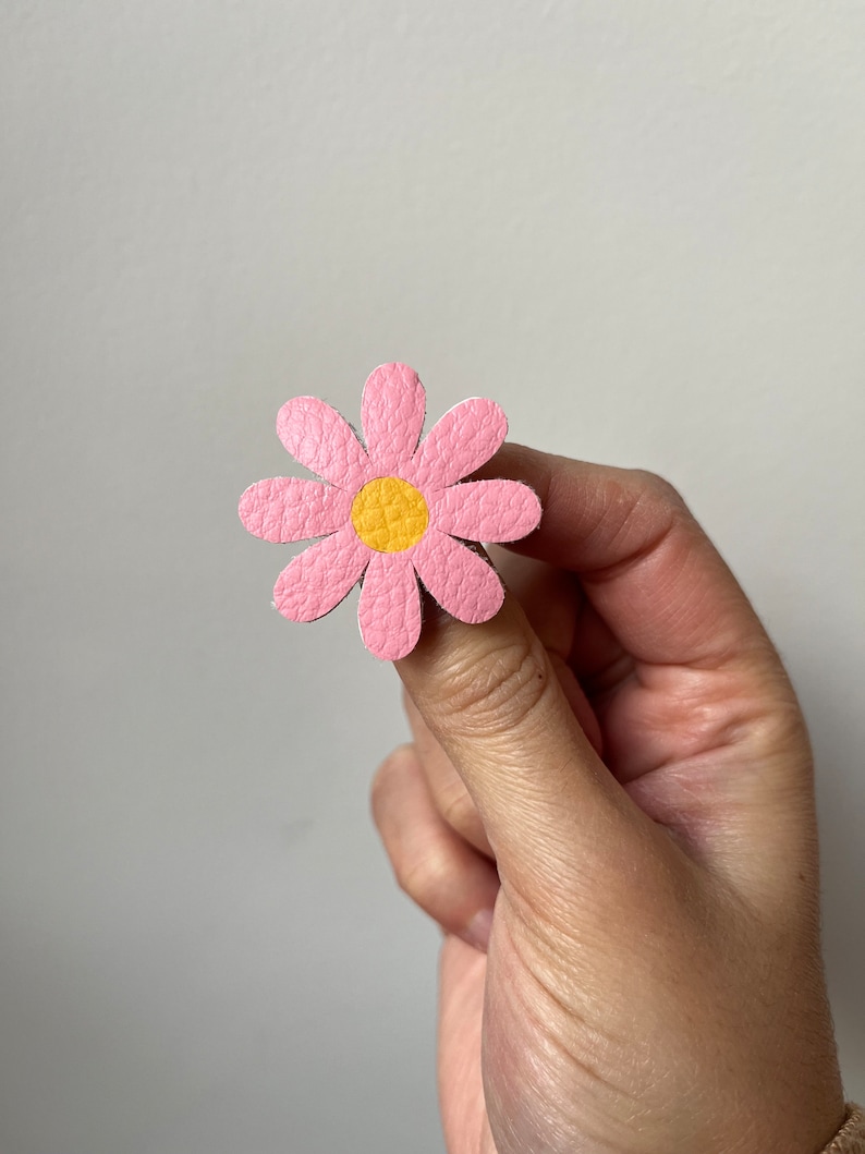 Broche Marguerite Fleur colorée image 3