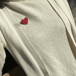 Broche Coeur Rouge en cuir image 6