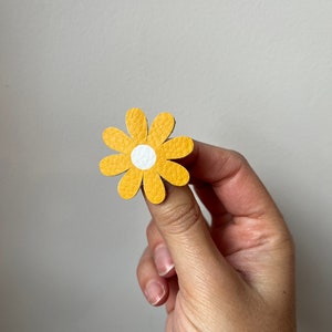 Broche Marguerite Fleur colorée image 4