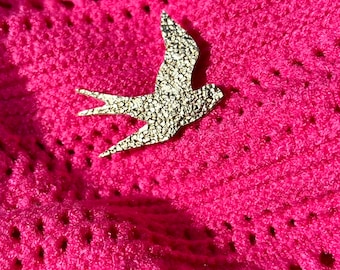 Broche en cuir oiseau doré