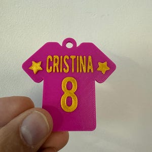 Llavero de fútbol personalizado. Regalo de fútbol personalizado. Llavero de fútbol con nombre. Un regalo deportivo para él. Llavero con nombre para mochila escolar.