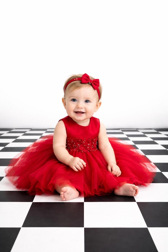 Radiant Moments Photography Backdrops/White, Black & Checkered Studio Backgrounds | Maternity, Senior, Cake Smash Portrait Photography
