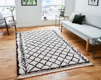 Handmade Black and White Berber Rug: Lamb Wool Moroccan Rug