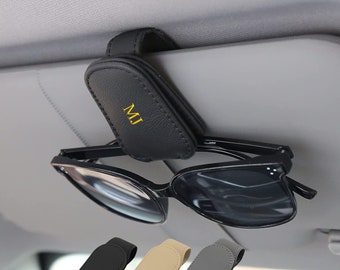 Personalisierter Brillenhalter für das Auto, Brillenhalterclip für die Sonnenblende des Autos, geeignet für Brillen unterschiedlicher Größe, Geschenke für Sie und Ihn