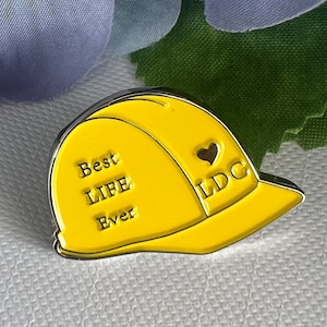 Pin de solapa para casco amarillo / La mejor vida, regalo de construcción