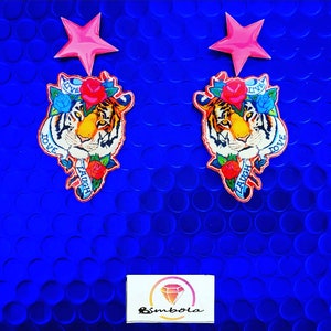 Orecchini tigre Orecchini tigre Orecchini tatuaggio tradizionale Orecchini fiori Orecchini senza peso Orecchini fiori colorati