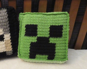 Minecraft-inspiriertes Creeper Kissen Häkelmuster - Fun & Easy DIY Home Decor Projekt