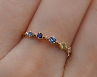 Bague or ombré, bague CZ bleu-vert, bague multi-pierres, bague de la famille, bague en cristal, bague 5 pierres, bague délicate, bague simple, bague minimale