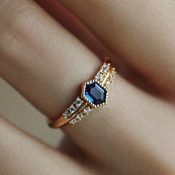 Gold Blue Spinel Ring, Shield Ring, Hexgon Ring, Midnight Blue, Vintage Style Engagement Ring, Rose Gold Ring, Cobalt Blue Spinel, For Her