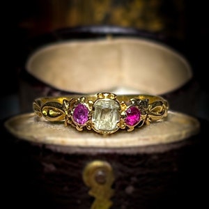 Georgian Ruby & Chrysoberyl  Ring in 18 Carat Gold Regency C. 1810's Antique