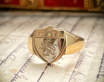 Vintage Lion Rampant Intaglio Signet Ring in 9 Carat Gold Victorian Revival Carved Seal Family Crest Antique