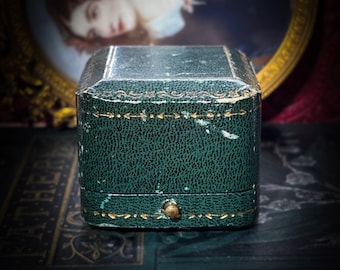 Caja de anillo verde esmeralda de seda de cuero antiguo Victoriano C. Compromiso interior de terciopelo de 1800