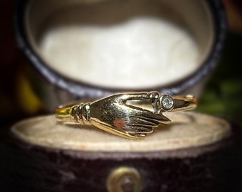 Vintage hand met stenen ring in 8 karaats goud Fede Love Claddagh vriendschap Victoriaanse Revival belofte