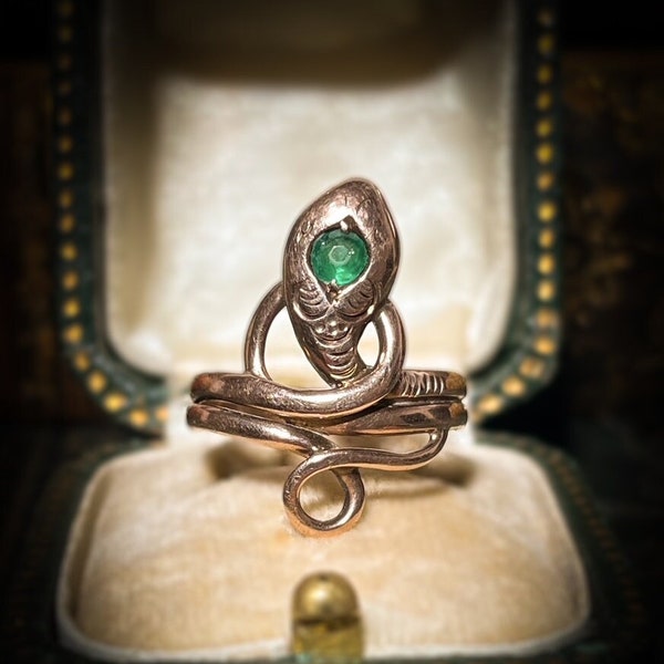 Victorian Emerald Snake Ring 8 Carat Gold Antique C. 1900's Serpent Symbolic Century Quilt Jewellery