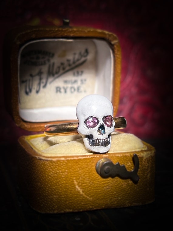 Vintage Memento Mori 9 Carat Gold Skull Ring Pink… - image 6