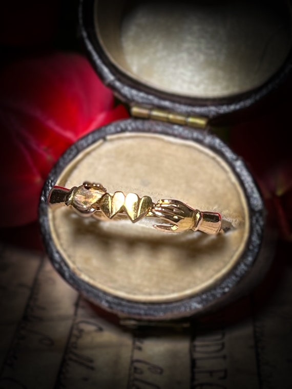 Antique Fede Gimmel Clasped Hand Ring In 9 Carat … - image 10