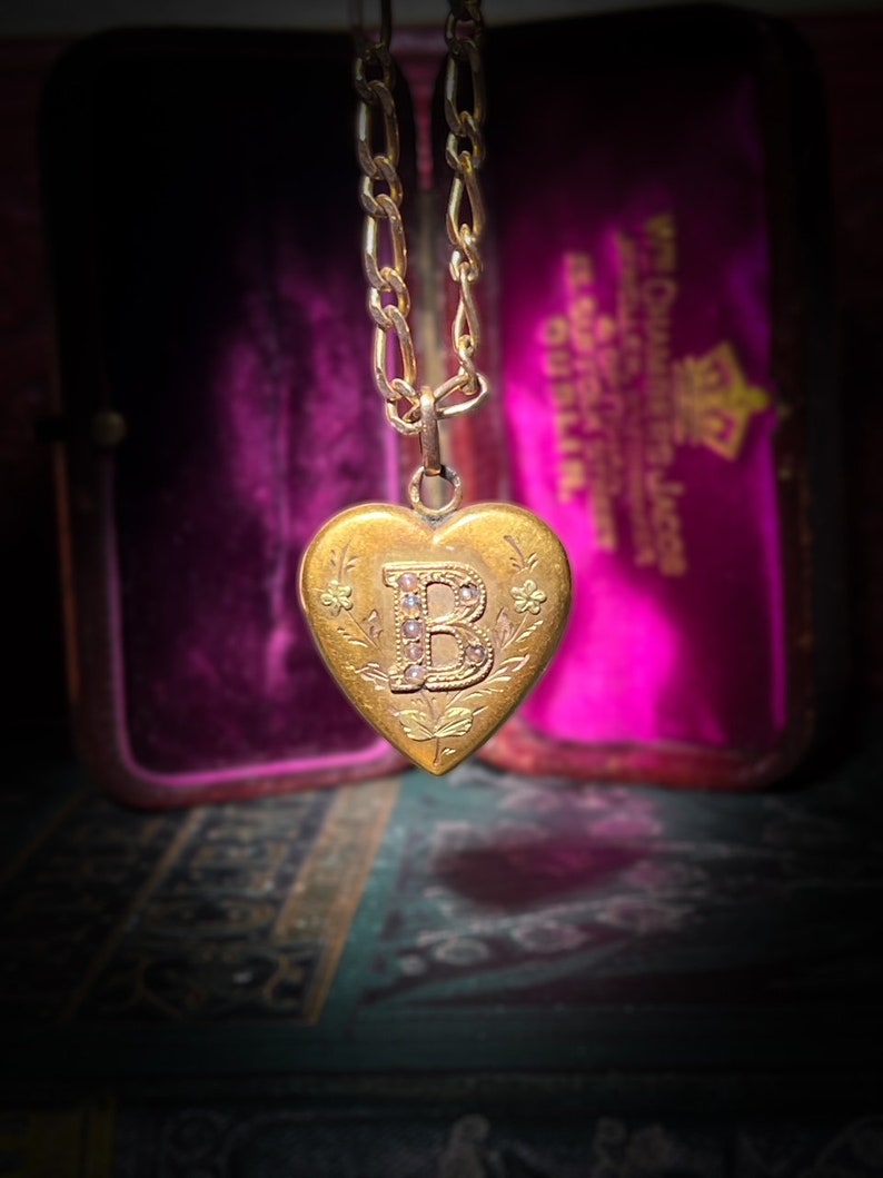 Antique B Initial Engraved Heart Locket in 18ct Gold Necklace C. 1890's Victorian Pendant Charm Puffy zdjęcie 6