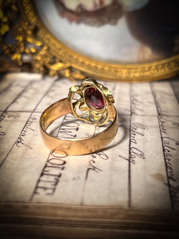 Antique Garnet Starburst Ring in 9ct Gold Victori… - image 6