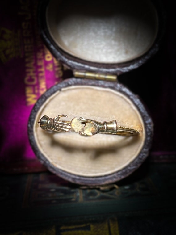 Antique Fede Gimmel Clasped Hand Ring In 9 Carat G