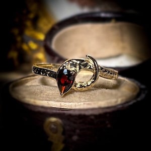 Vintage Snake Ring 9 Carat Gold Garnet C. 1980's Antique Serpent Victorian Revival