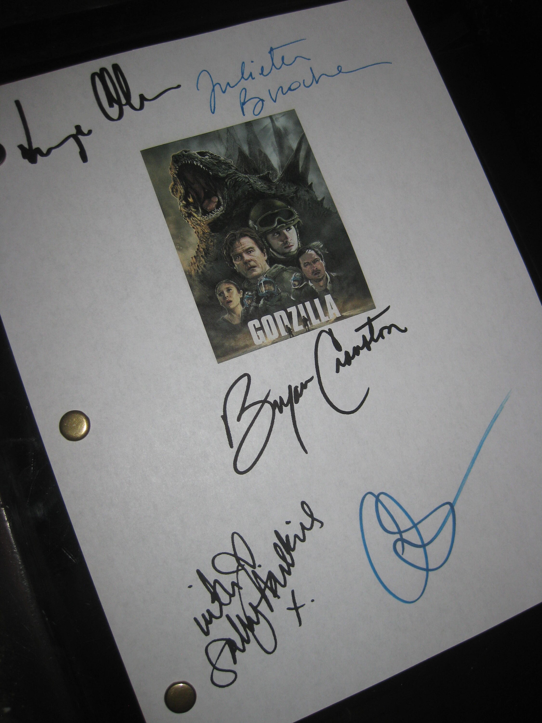 Godzilla 2014 Signed Movie Film Script Screenplay X5 Autograph Aaron ...