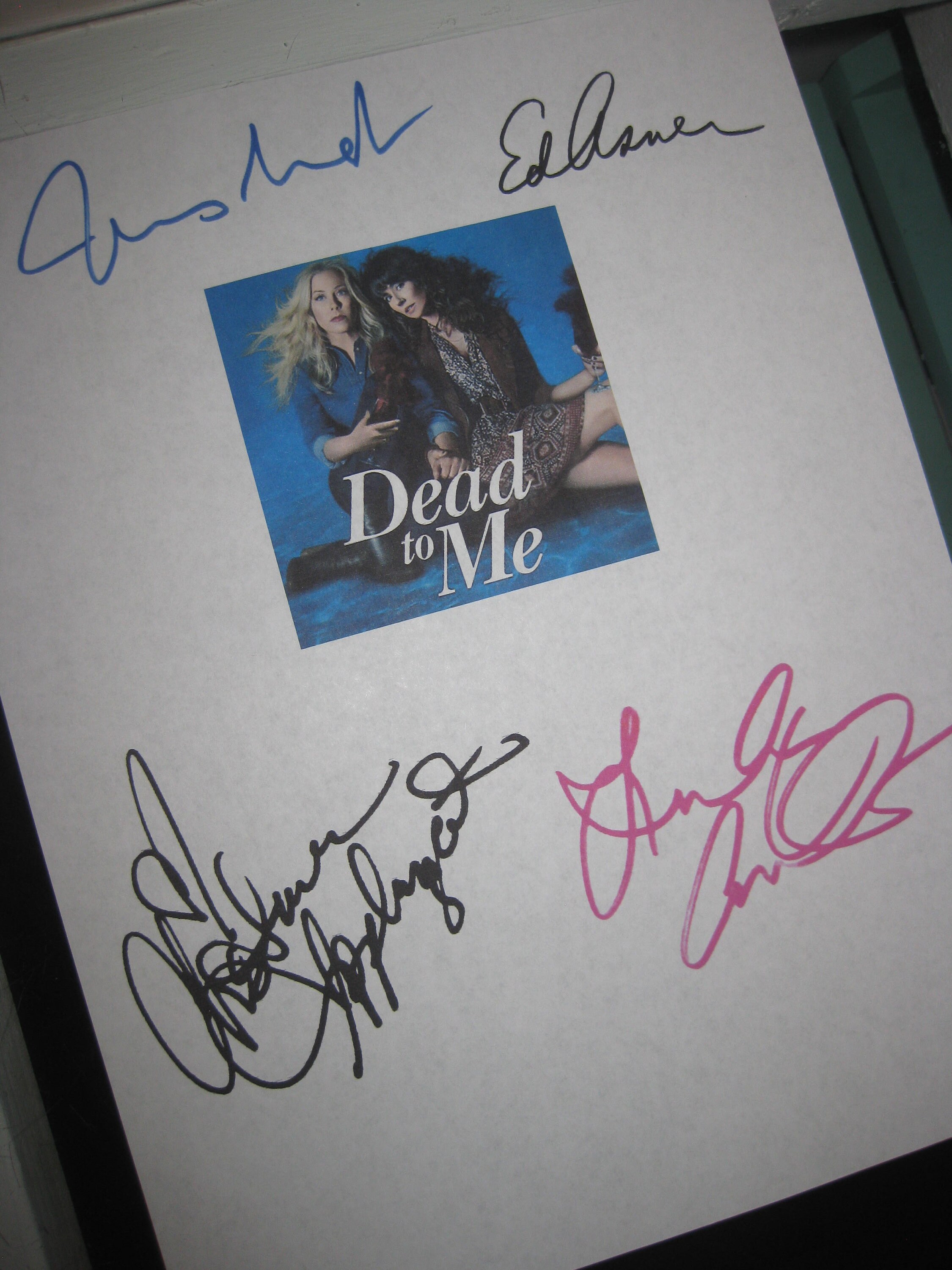 Dead to Me Signed TV Pilot Script Screenplay Autograph X4 Signature ...