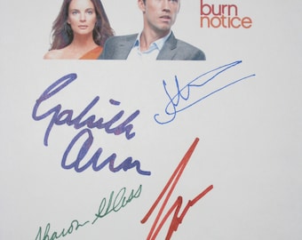 Aviso de queima assinado Piloto Roteiro de TV Roteiro Autógrafo X5 Bruce Campbell Jeffrey Donovan Gabrielle Anwar Sharon Gless Assinatura de David Zayes