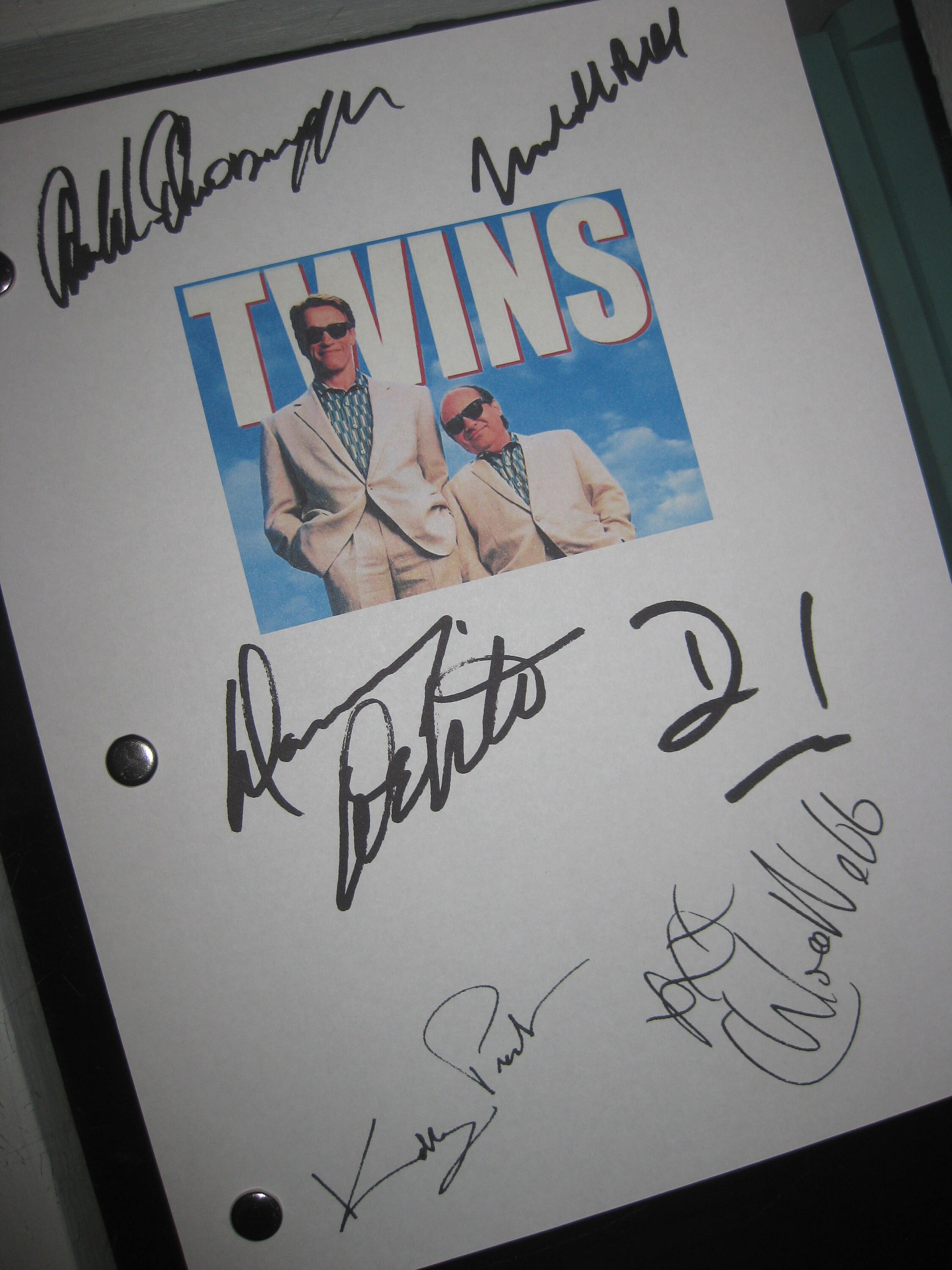 Zwillinge Signiert Film Film Drehbuch Drehbuch X6 Autogramm Arnold Schwarzenegger Danny DeVito Kelly Preston Chloe Webb David Caruso 1988 reprint
