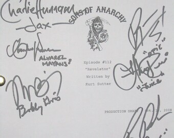 Sons of Anarchy Cast Signed TV Screenplay Script Autographs Theo Rossi Charlie Hunnam Emilio Rivera Ron Perlman Ryan Hurst Kim Coates