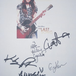 The Last Song Signed Movie Film Script Screenplay autographs X5 Miley Cyrus Liam Hemsworth Greg Kinnear Bobby Coleman Kelly Preston signatur