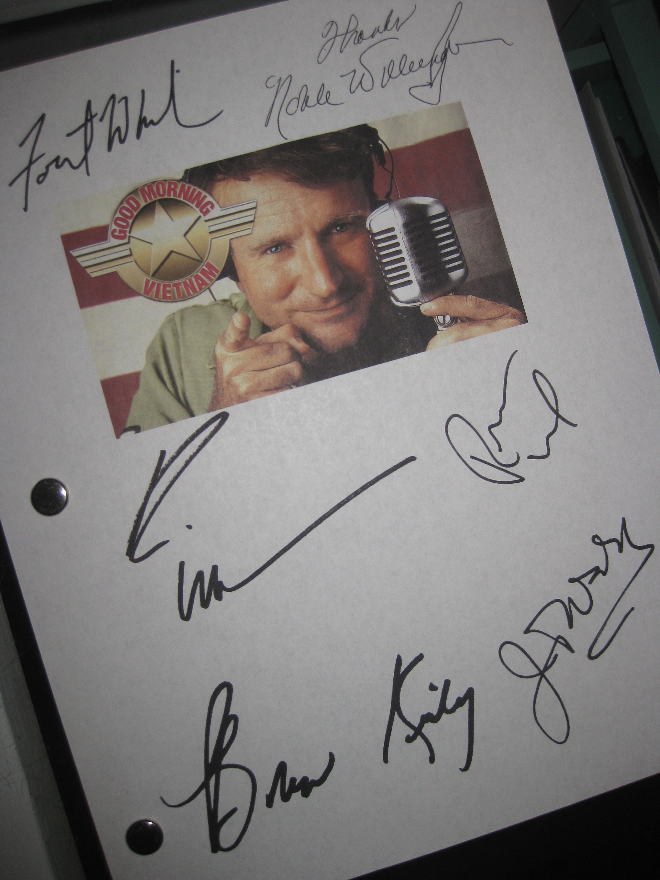 Good Morning, Vietnam Signed Movie Film Script Screenplay 1987 X6 Autograph Robin Williams Forest Whitaker Bruno Kirby Robert Wuhl reprint