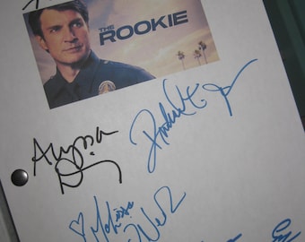 The Rookie Signed TV Pilot Script Screenplay X6 Autographs Nathan Fillion Alyssa Diaz Richard T. Jones Mercedes Mason Melissa O'Neil 2018