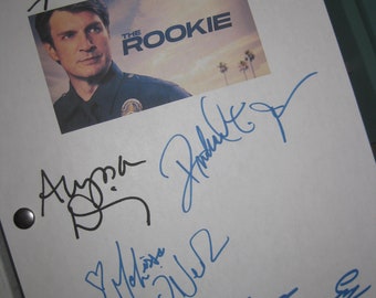 The Rookie Signed TV Pilot Script Screenplay X6 Autographs Nathan Fillion Alyssa Diaz Richard T. Jones Mercedes Mason Melissa O&#39;Neil 2018