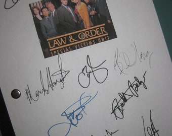 Law & Order SVU Alternate Signed TV Script Screenplay X9 Autographs Christopher Meloni Mariska Hargitay Richard Belzer Ice-T BD Wong 2007