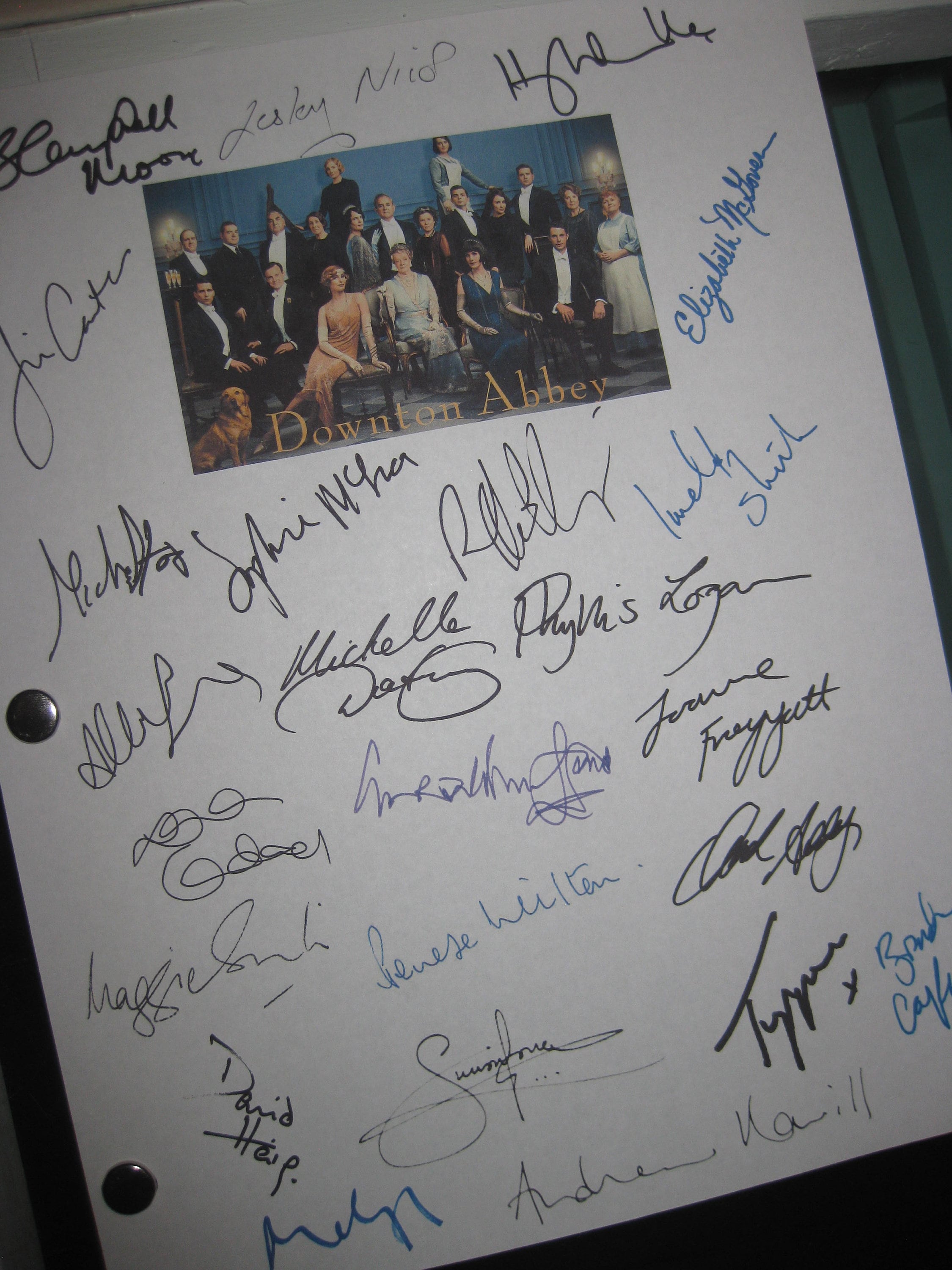 Downton Abbey Signed Movie Film Script Screenplay X24 Autographs Stephen Campbell Moore Michael Fox Lesley Nicol Maggie Smith Jim Carter RPT