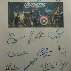 The Avengers Signed Film Movie Screenplay Script X15 Autographs Chris Evans Hemsworth Robert Downey Jr. Mark Ruffalo Jeremy Renner Johansson