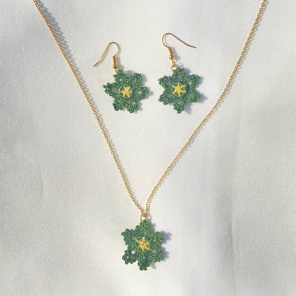 Bijoux en fleurs au crochet sertis en vert et jaune, boucles d’oreilles et pendentifs ensemble avec chaîne de collier plaqué or 14 carats