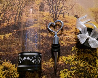 Heart bottle stopper. w/box.