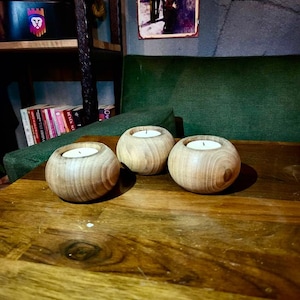 Set von 3 Kerzenhaltern aus Holz, Kerzenhaltern aus Hartholz, primitiven Kerzenhaltern im nordischen Stil, Kerzenhalter aus Holz Säule