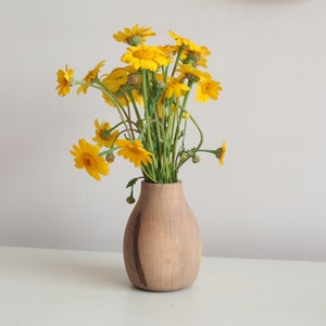 Minimalist Natural Wood Vase, Handcrafted Scandinavian Wood Flower Vase, , Mother&#39;s day gift, Nordic style wooden vase, Wood Art Decor