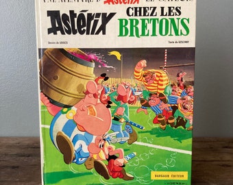 1972 “Astérix Chez Les Bretons” Hardcover Book / Vintage French Comic Goscinny Uderzo Viking Cartoon