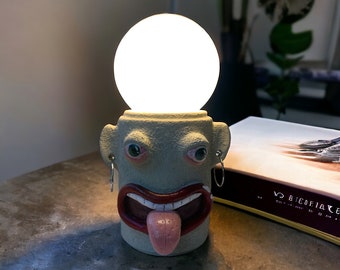Lámpara de mesa de cerámica hecha a mano / Lámpara de cerámica en forma de cara / Lámpara de cerámica única / Lámpara de noche de cerámica texturizada / Mini lámpara Decoraciones de cerámica