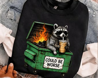 Grappige Dumpster Fire Raccoon PNG, kan erger zijn Digitale download, sarcastische prullenbak Panda drinkt ijskoffie sublimatieontwerp