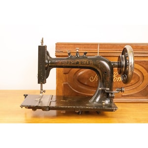 Antique 1881 New Home Sewing Machine With Casket Cover - Early