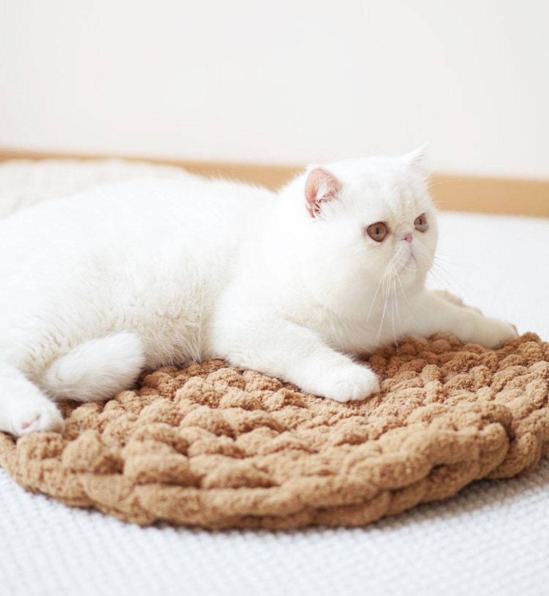 Cat Mood WN0407032CL Quilted Round Mat main image 0